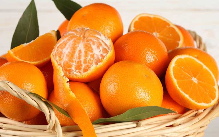 Người bệnh gai cột sống nên bổ sung thêm vitamin C